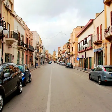 Charming In 80 M² Parking Included