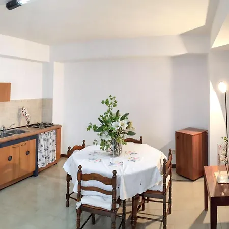 Charming In 80 M² Parking Included