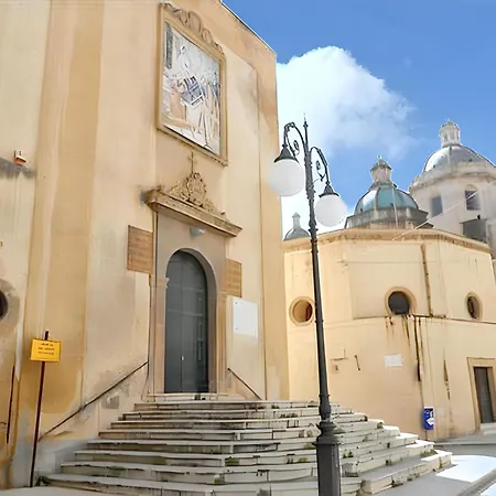 Charming In 80 M² Parking Included